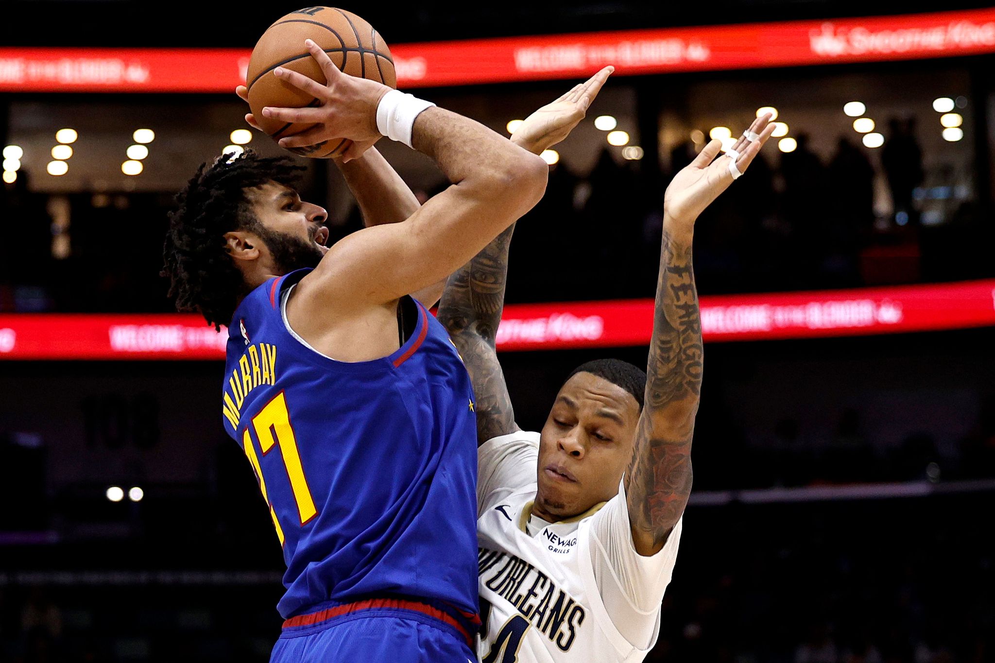 穆雷35+9沃特森30+7 锡安12+7掘金险胜鹈鹕